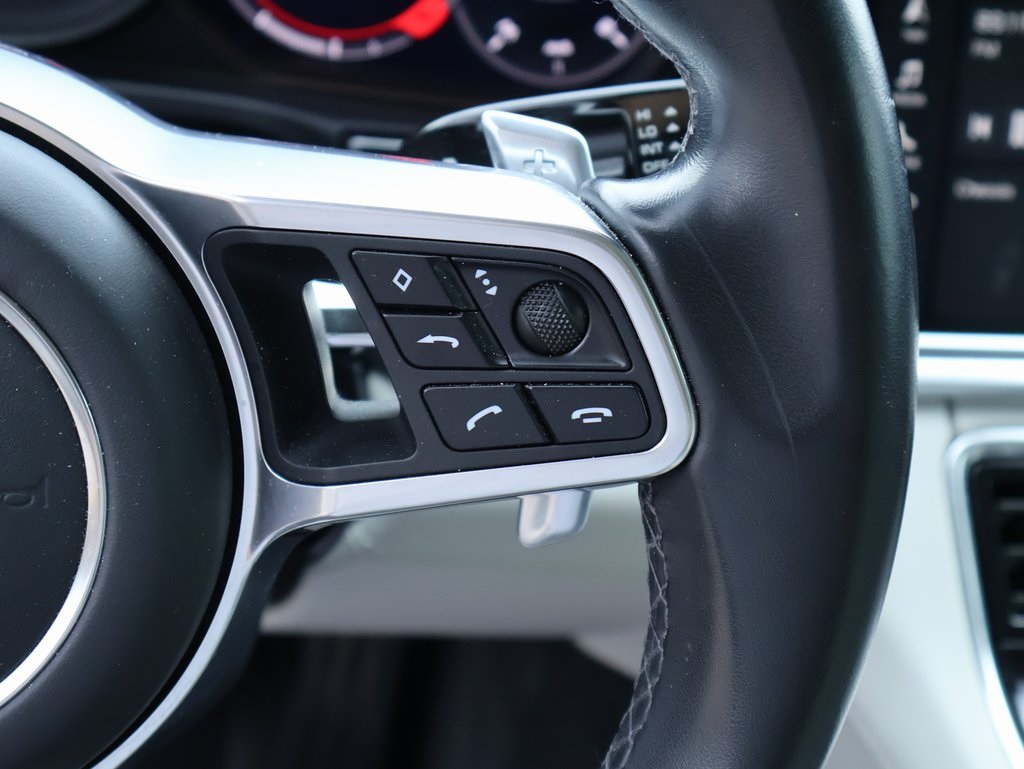 2018 Porsche Panamera Base 4 photo 28
