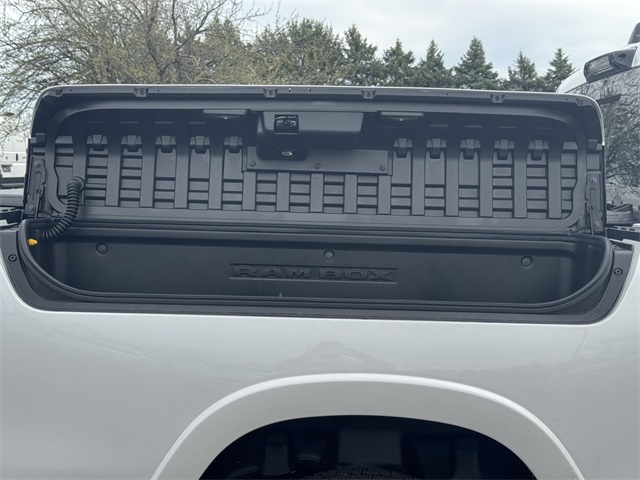 2025 Ram 1500 photo 14