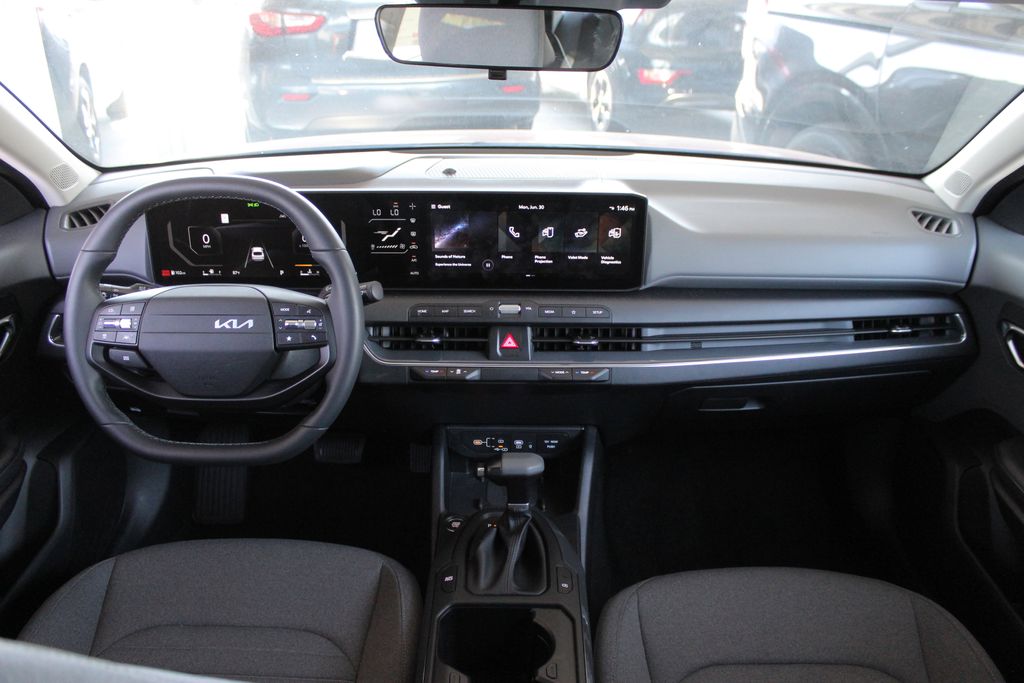 2025 Kia K4 EX photo 14