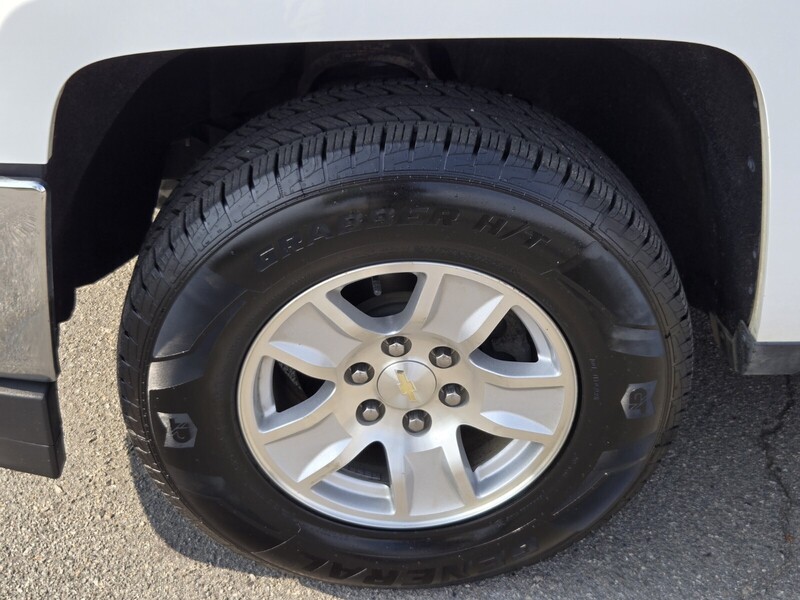 2018 Chevrolet Silverado 1500 LT photo 15