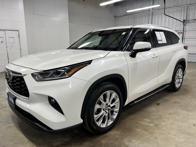 2020 Toyota Highlander Limited photo 2