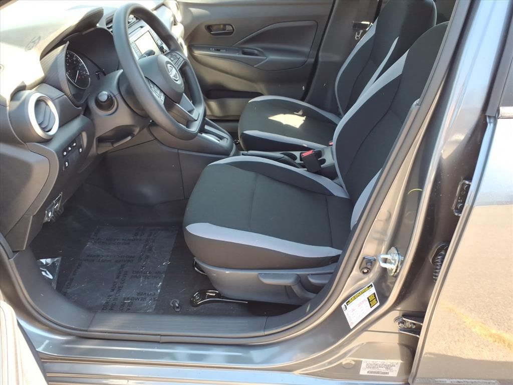 2025 Nissan Versa S photo 10