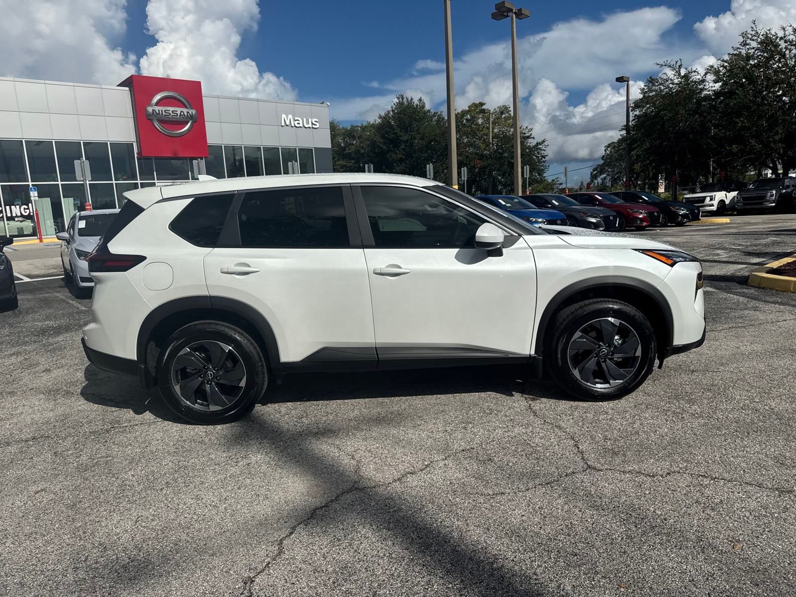 2026 Nissan Rogue SV photo 3