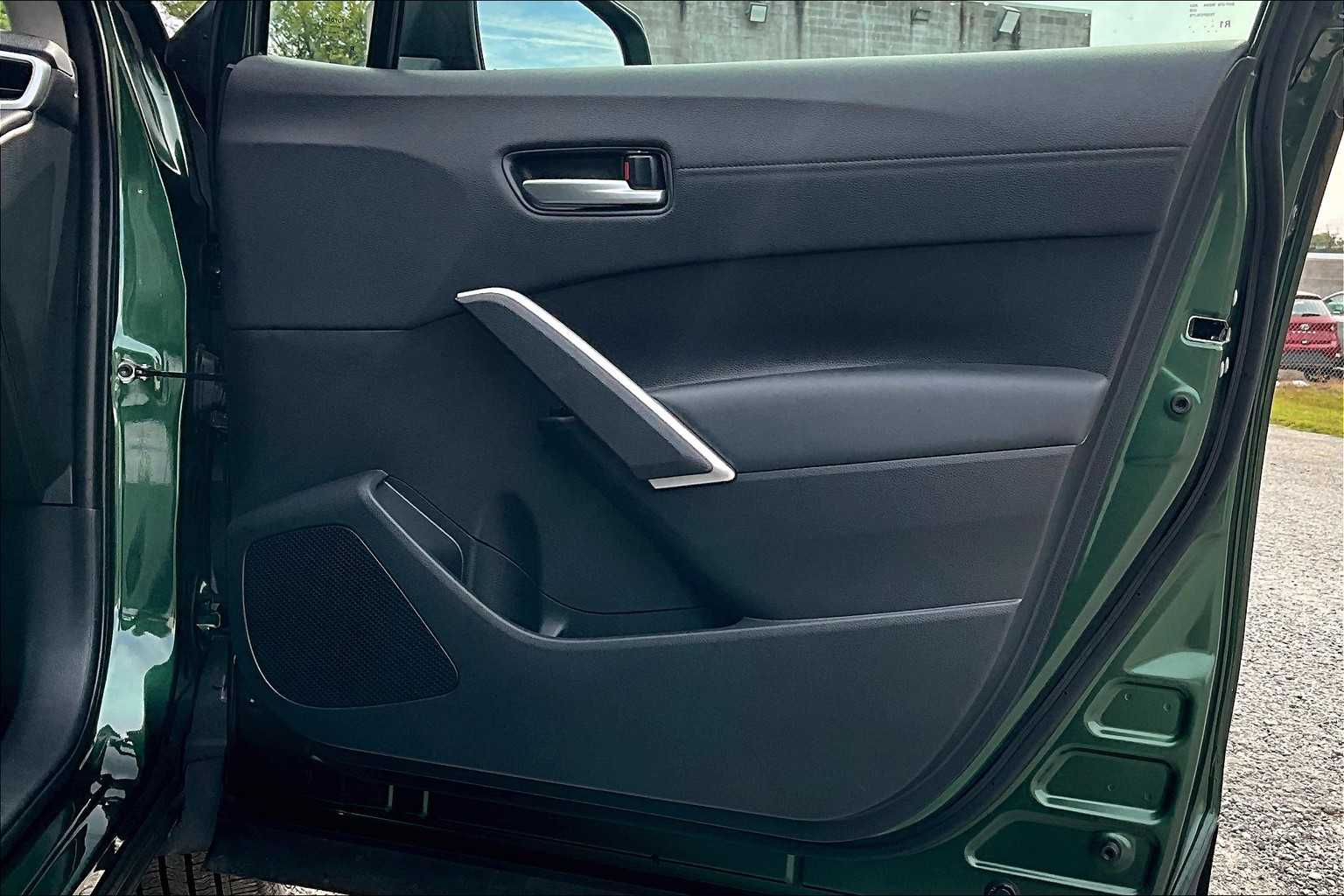 2022 Toyota Corolla Cross XLE photo 21