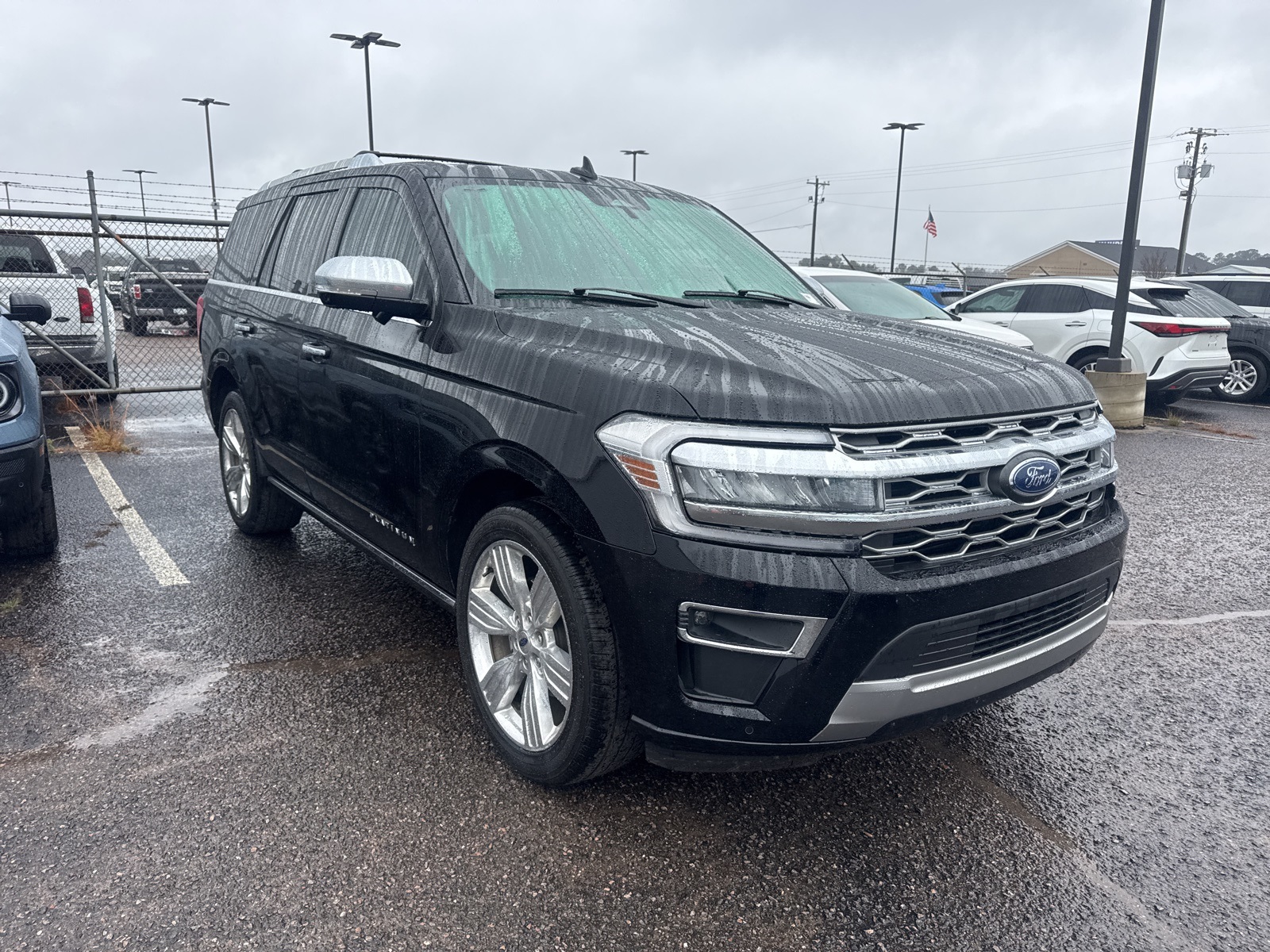 2023 Ford Expedition Platinum's photo