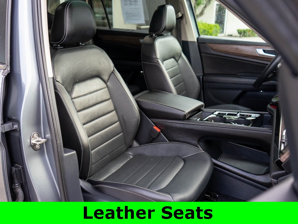 2024 Volkswagen Atlas SEL photo 8