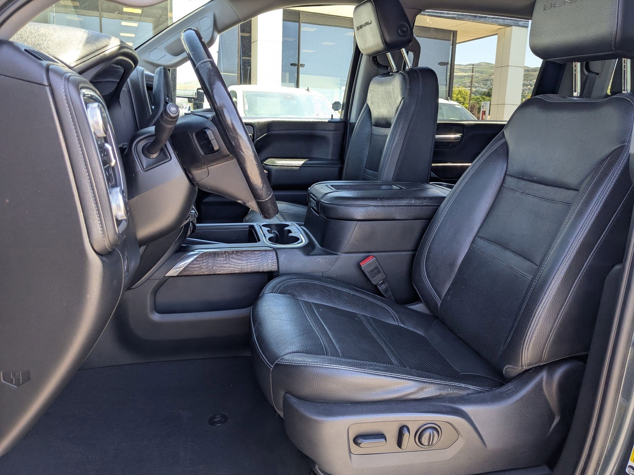2020 Gmc Sierra 2500 HD Denali photo 22