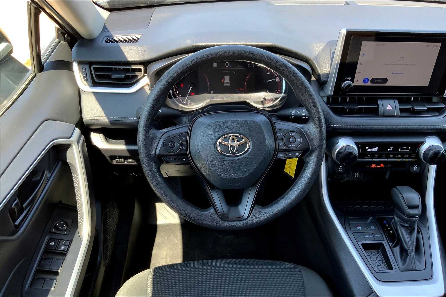 2025 Toyota RAV4 LE photo 5