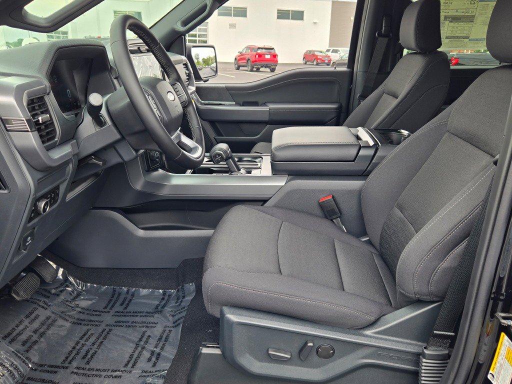2025 Ford F-150 XLT photo 19