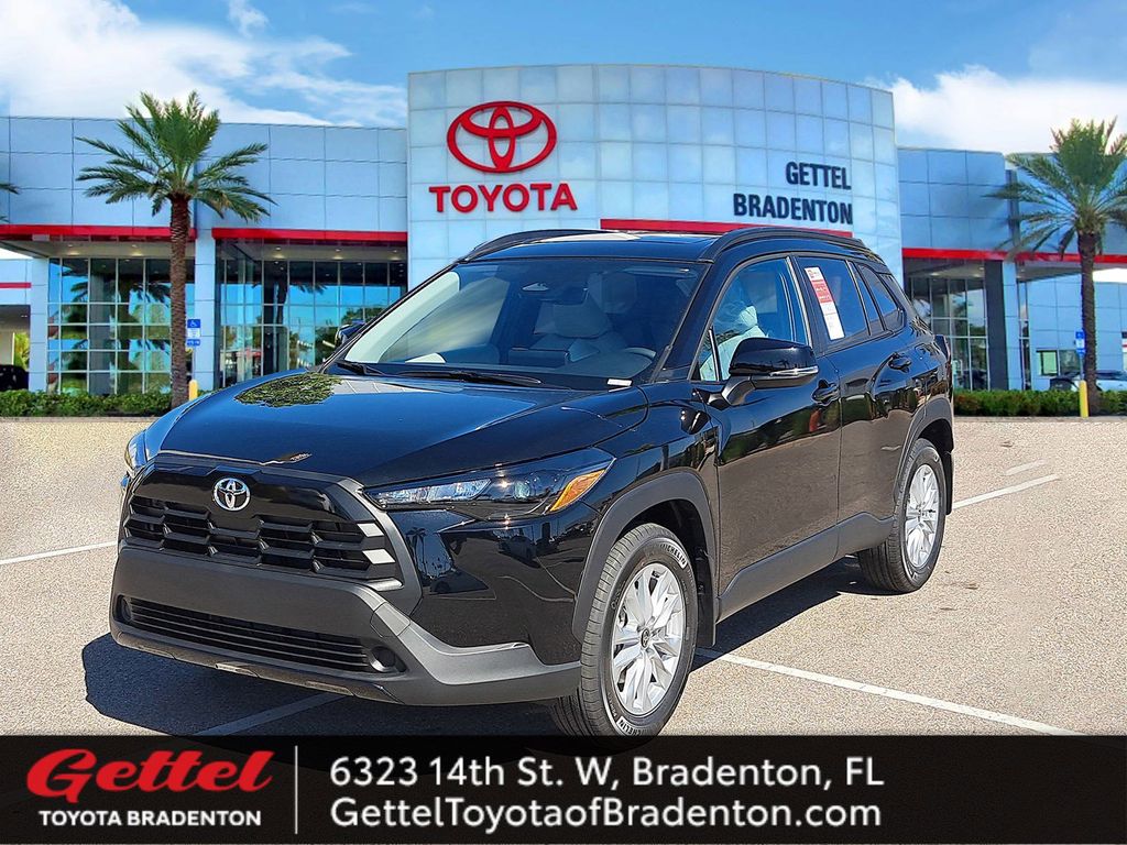 2026 Toyota Corolla Cross LE's photo