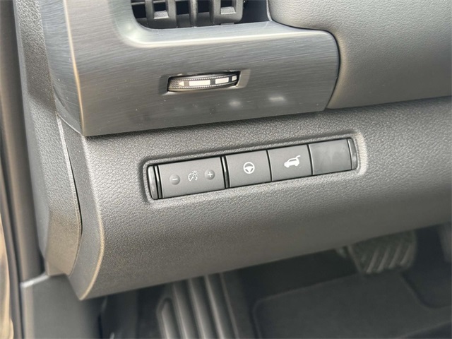 2025 Nissan Pathfinder SL photo 32