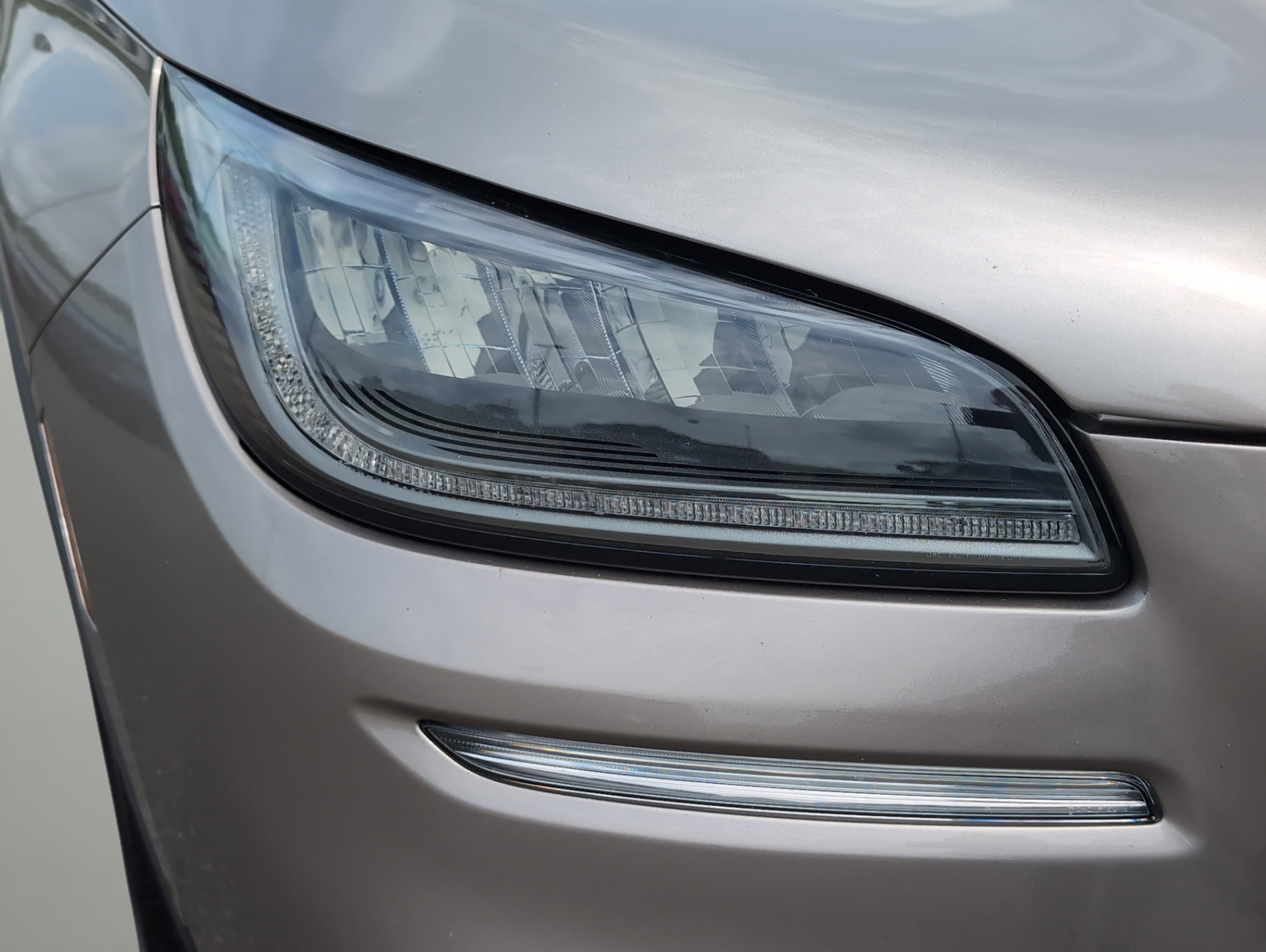 2020 Lincoln Corsair Standard photo 5