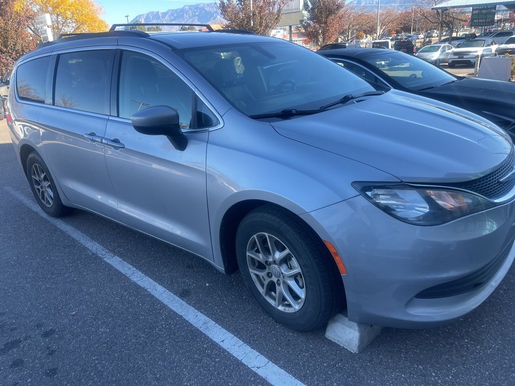 2020 Chrysler Voyager's photo