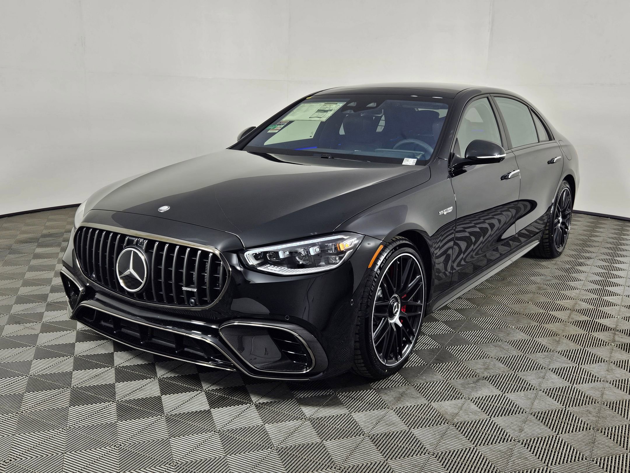2025 Mercedes Benz S AMG 63 e 4MATIC photo 42