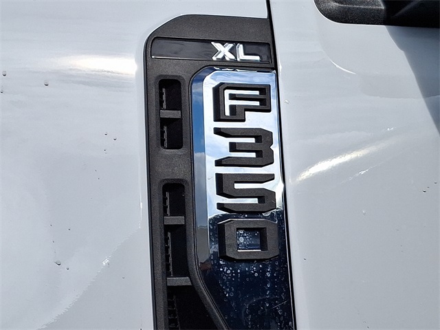 2026 Ford F-350 photo 4