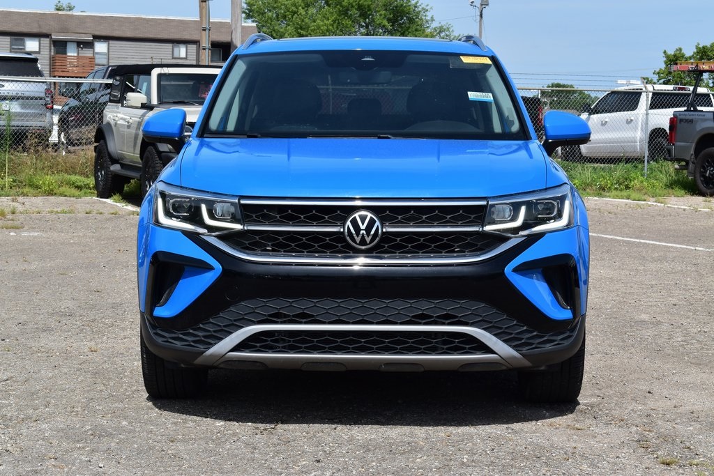 Used 2022 Volkswagen Taos SEL with VIN 3VV2X7B23NM037593 for sale in Kansas City