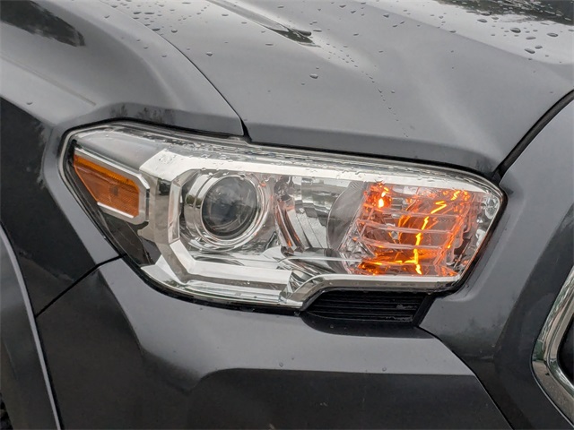 2022 Toyota Tacoma SR5 photo 9