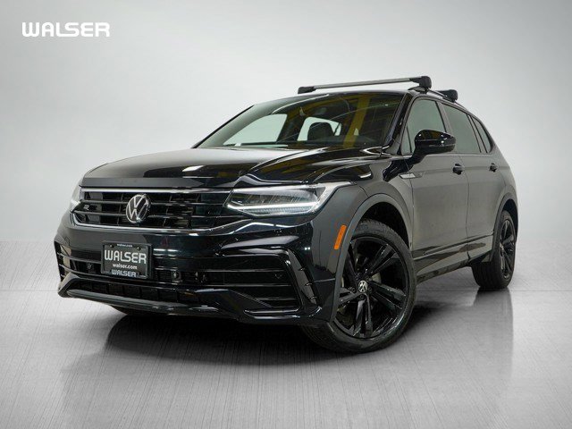 2023 Volkswagen Tiguan SE R-LINE BLACK's photo