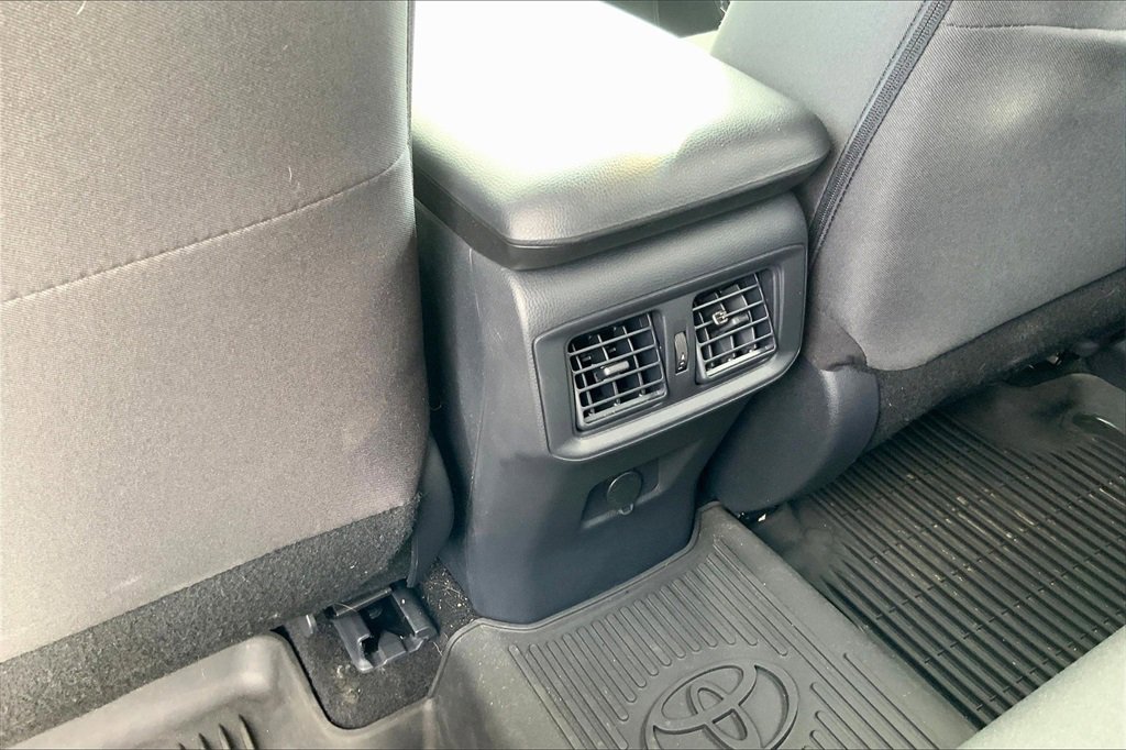 2025 Toyota RAV4 LE photo 33