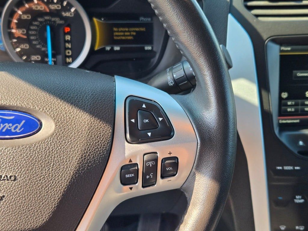 2015 Ford Explorer XLT photo 30