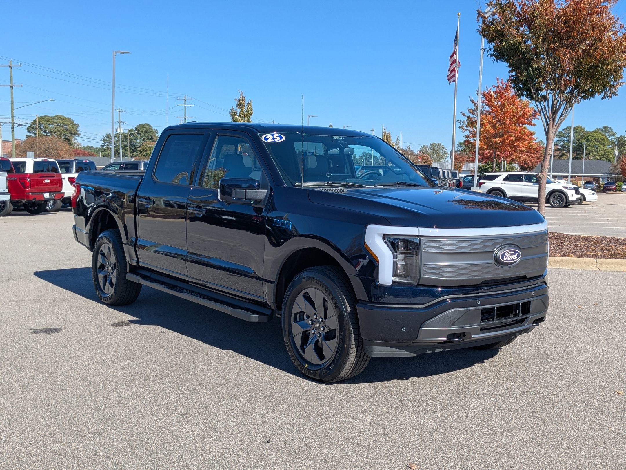 2025 Ford F-150 Lightning Lariat photo 4