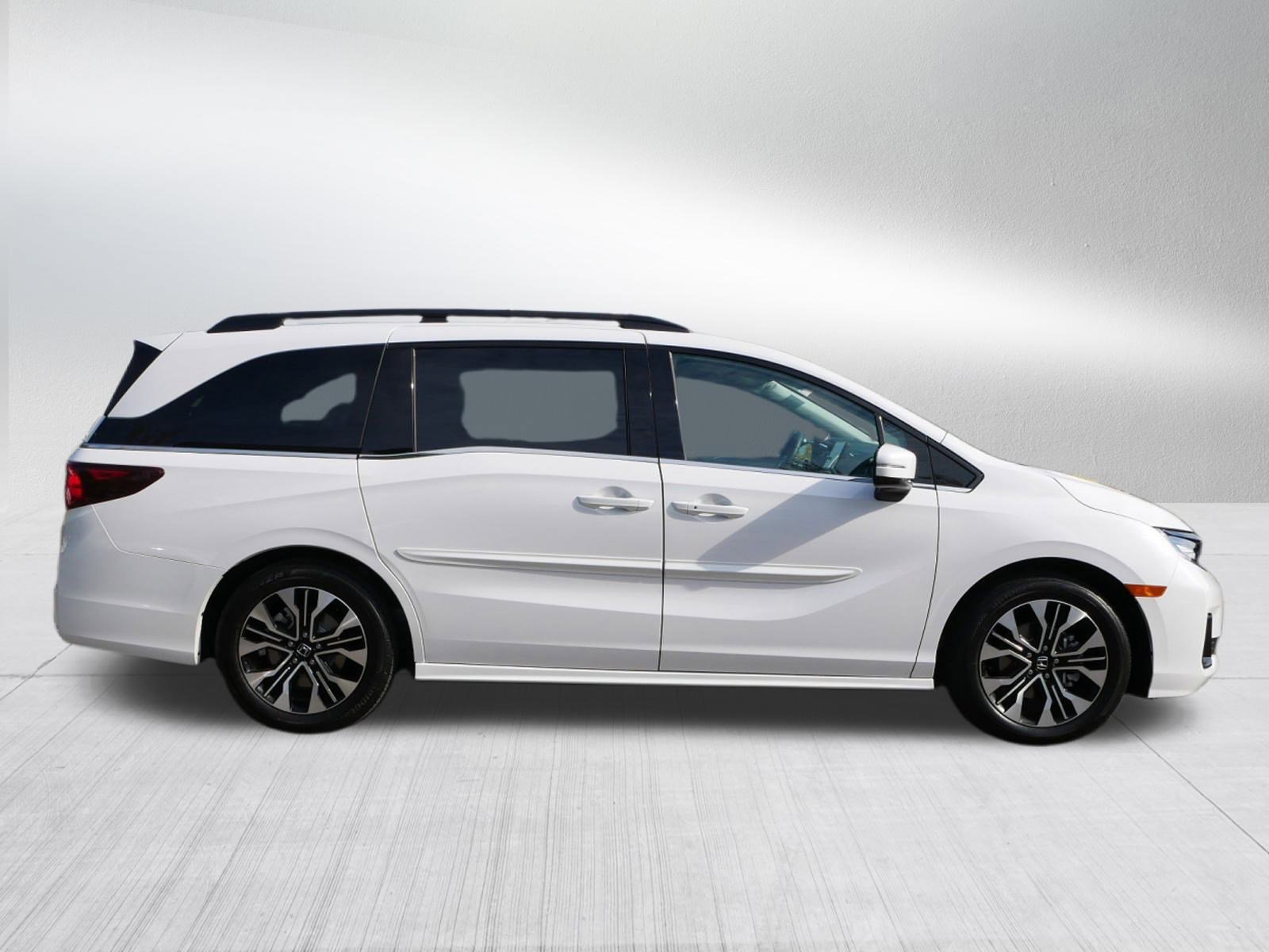 2025 Honda Odyssey Elite photo 8