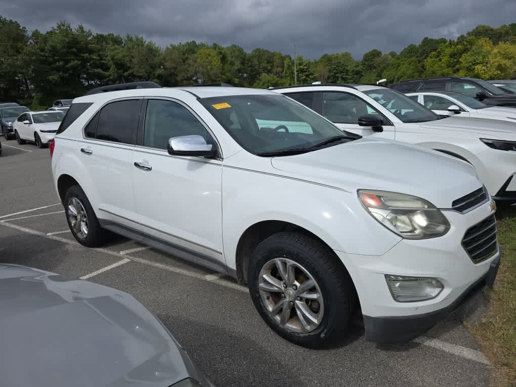2016 Chevrolet Equinox LT photo 2