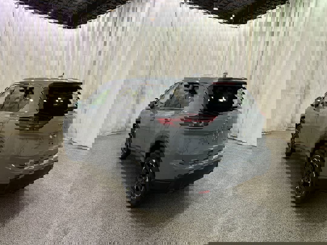 2026 Nissan Rogue SV photo 4