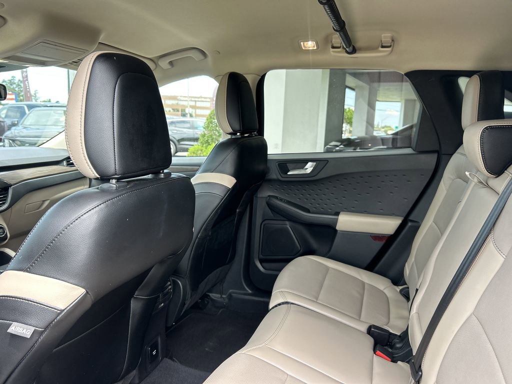2020 Ford Escape Titanium Hybrid photo 18