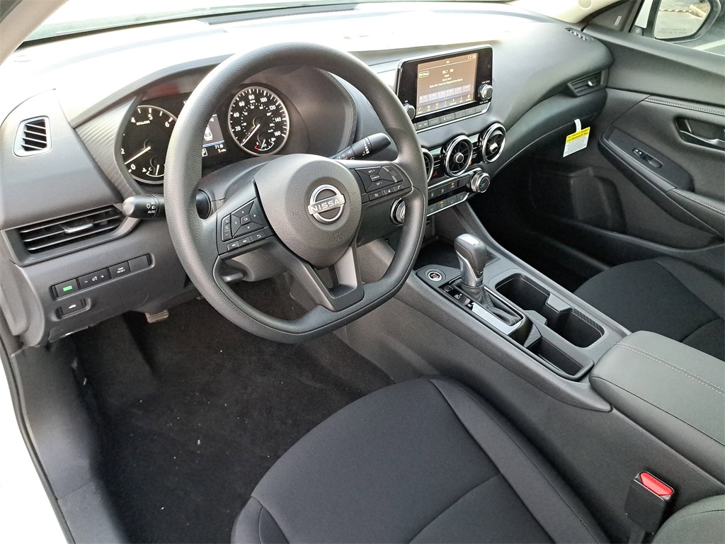 2025 Nissan Sentra S photo 17