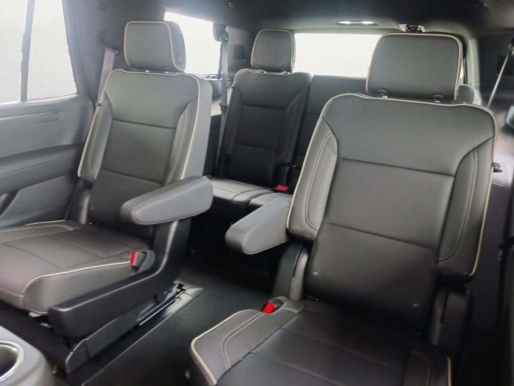 2025 Chevrolet Tahoe Premier photo 24
