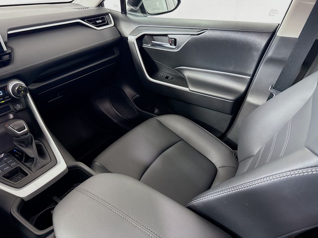 2023 Toyota RAV4 XLE Premium photo 20