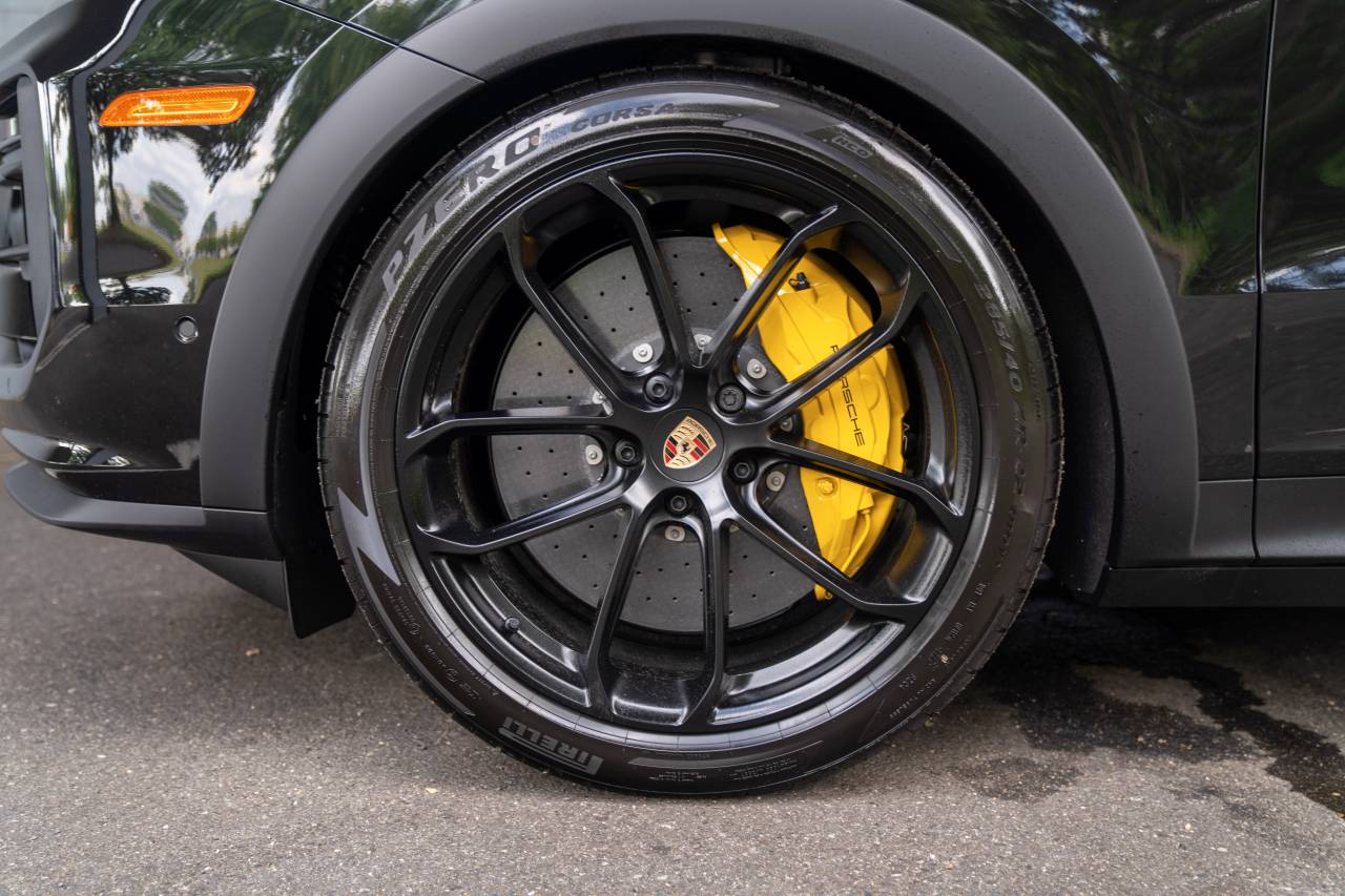 2025 Porsche Cayenne Turbo GT photo 6