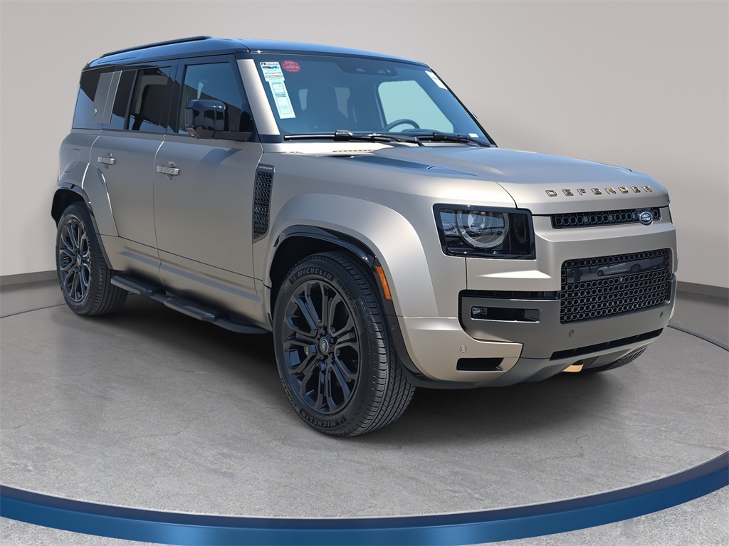 2025 Land Rover Defender 110 V8 photo 3