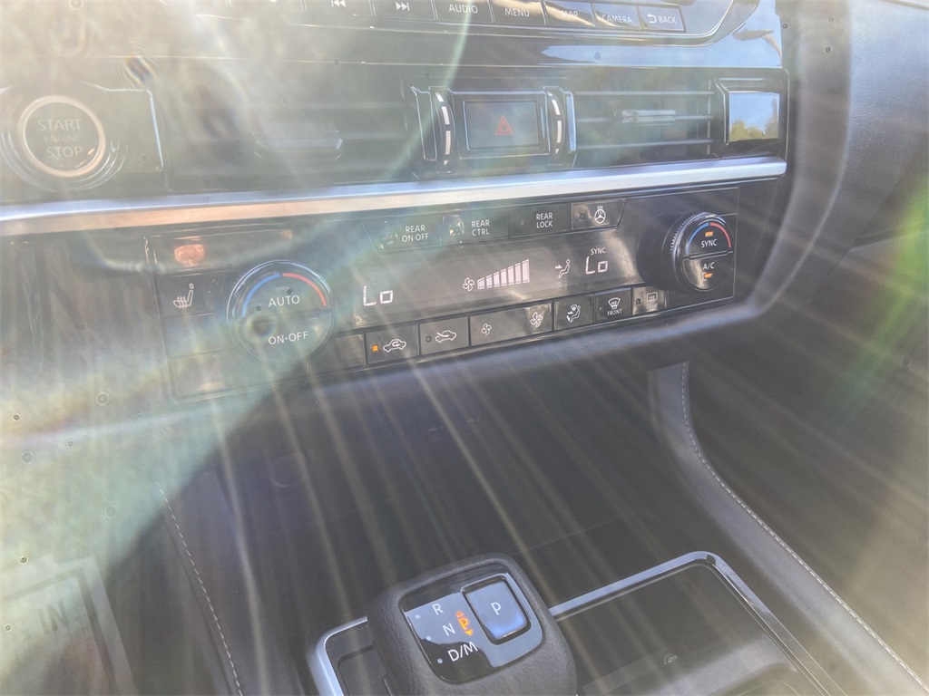 2022 Nissan Pathfinder SL photo 16