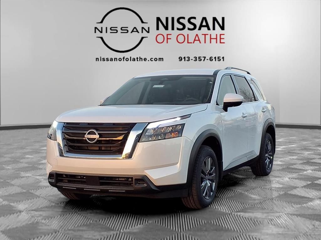 2025 Nissan Pathfinder SV's photo