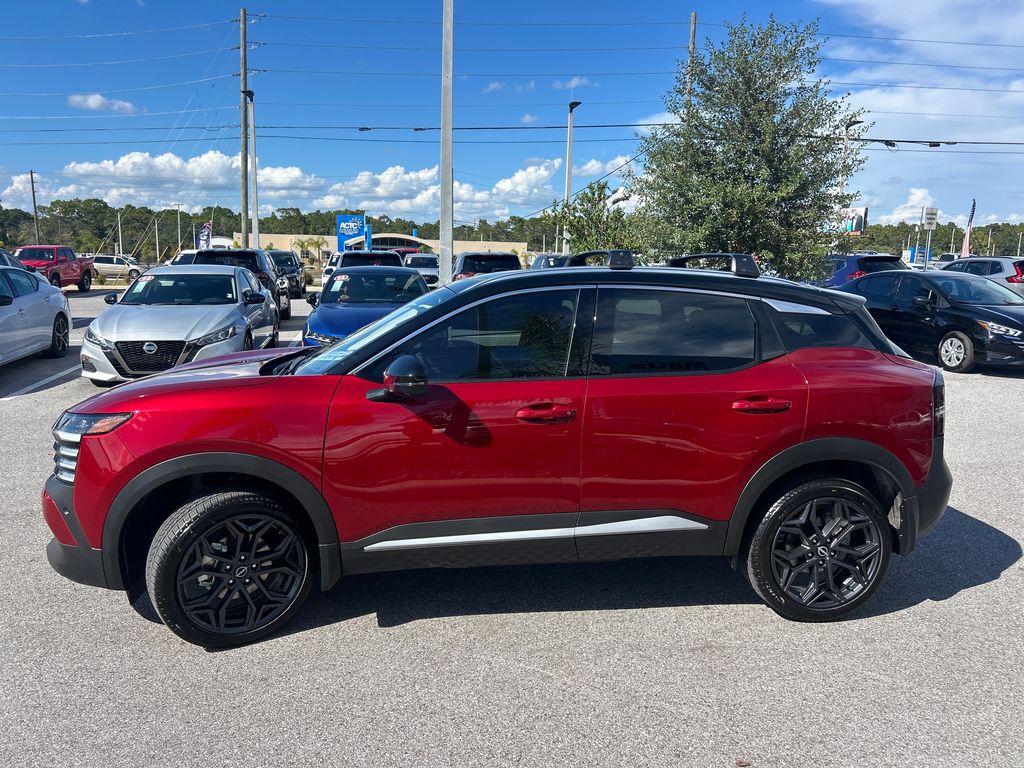 2026 Nissan Kicks SR photo 4