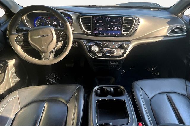 2022 Chrysler Pacifica Touring L photo 7
