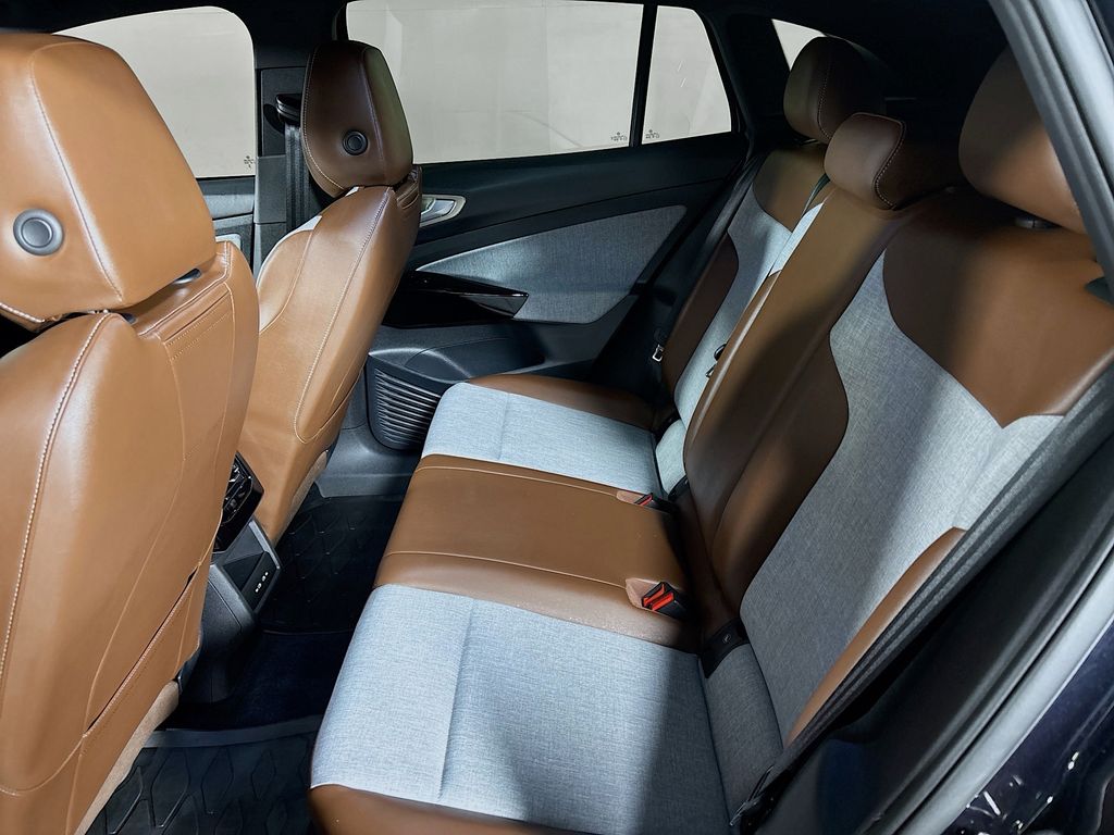 2023 Volkswagen ID.4 Pro photo 18
