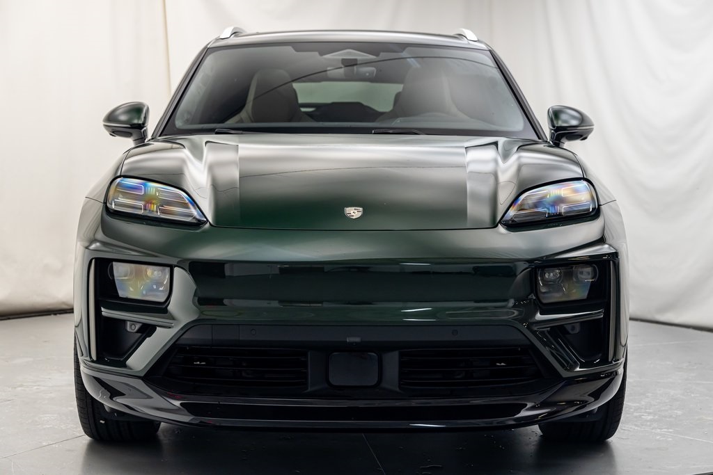2024 Porsche Macan Electric Turbo photo 10