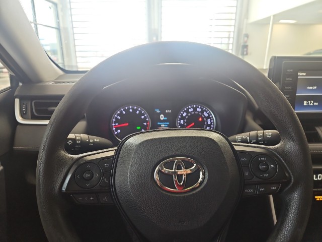 Used 2019 GRAY Toyota XLE image 9