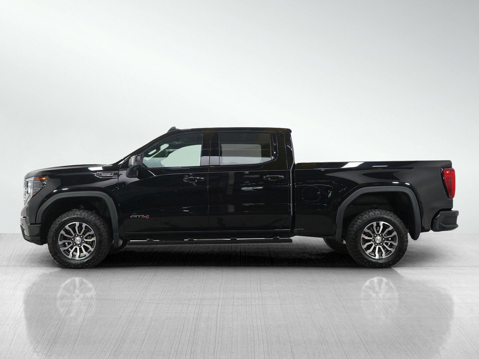 Used 2023 GMC Sierra 1500 AT4 with VIN 1GTUUEE89PZ118166 for sale in Roseville, Minnesota