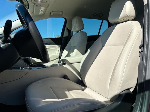 2018 Buick Regal TourX Essence photo 15
