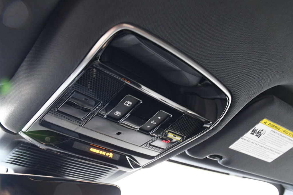 2025 Land Rover Range Rover Sport SE photo 30