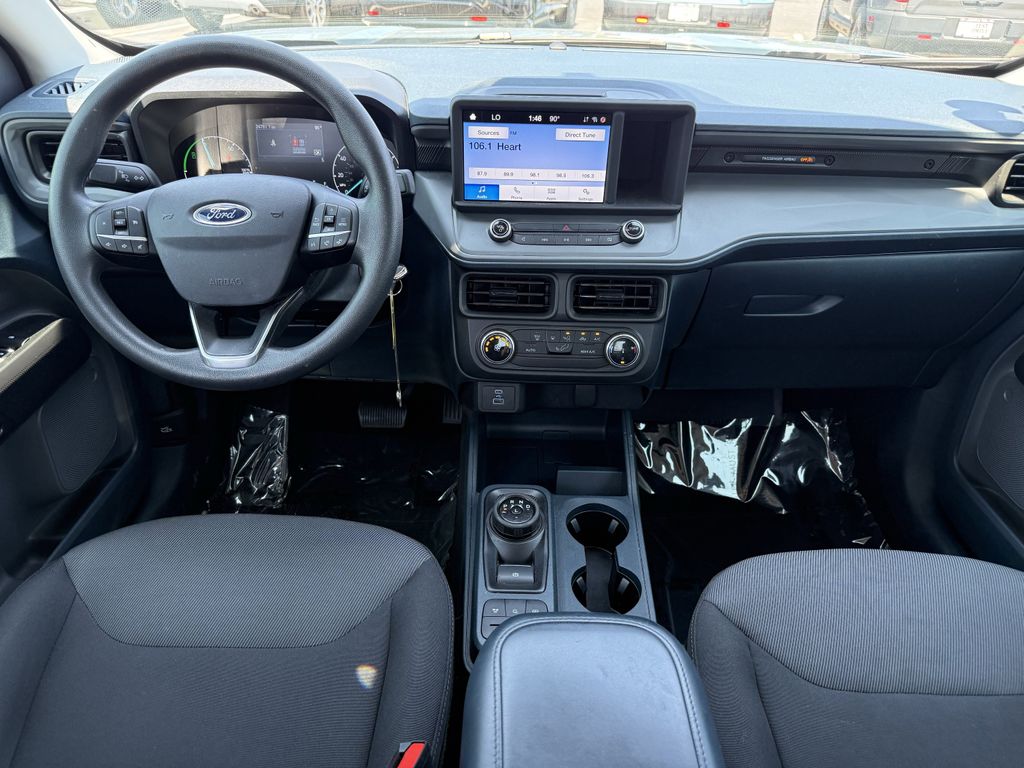 2023 Ford Maverick XL photo 2