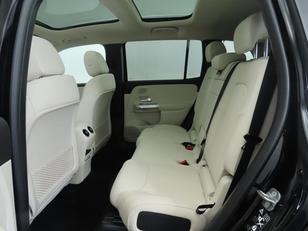 2026 Mercedes Benz GLB 250 photo 20