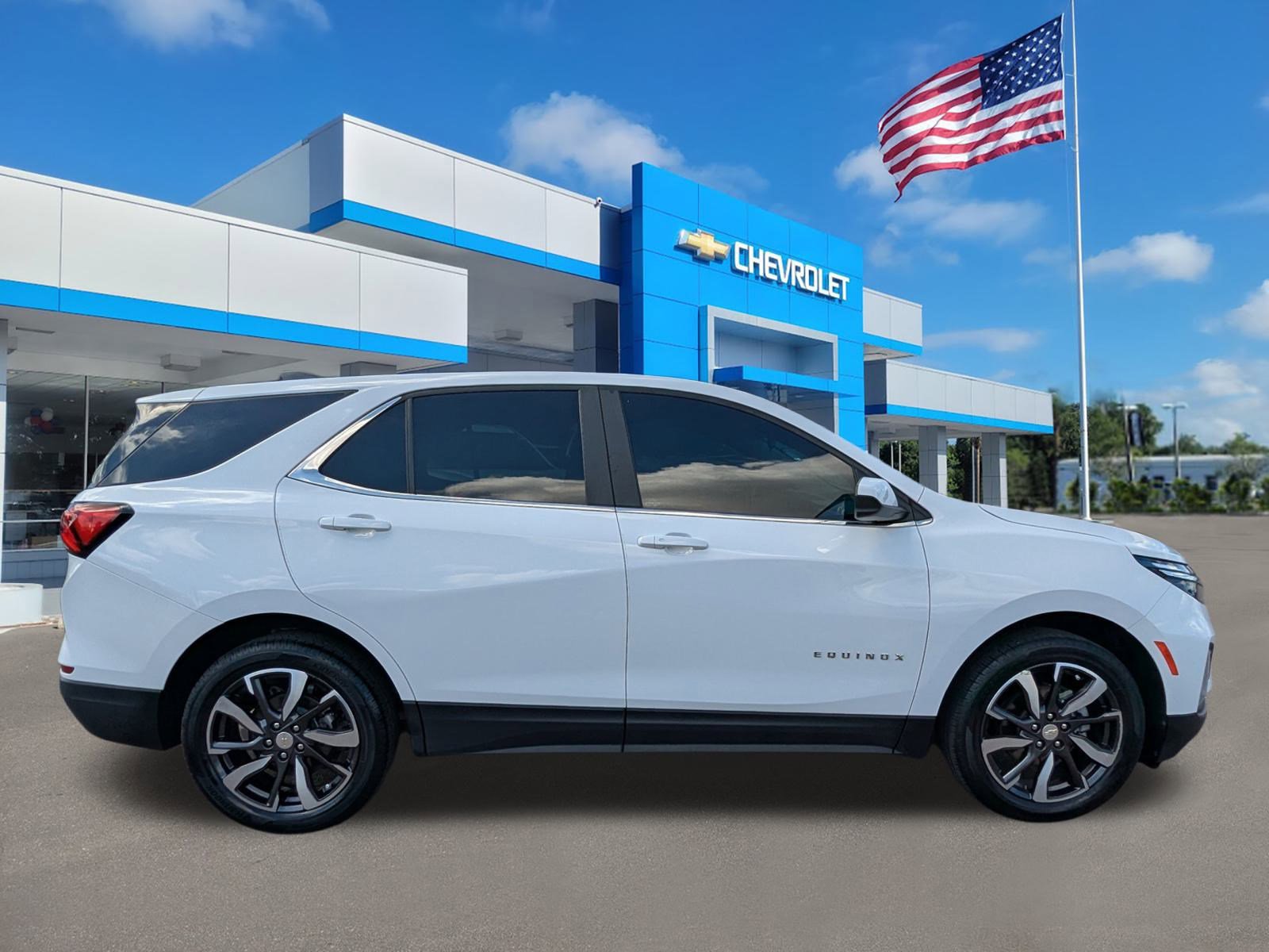 2022 Chevrolet Equinox photo 3