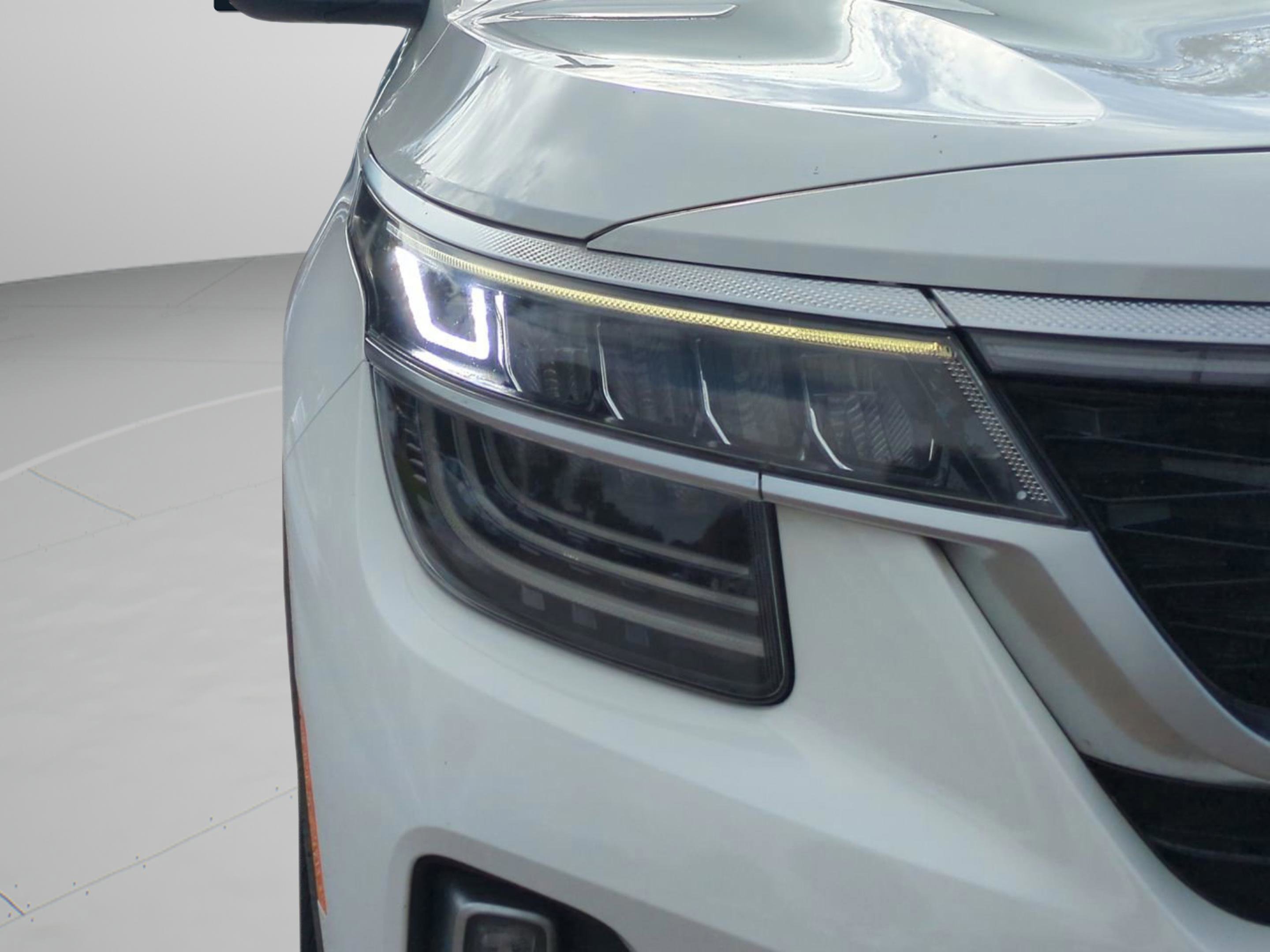2022 Kia Seltos SX photo 8