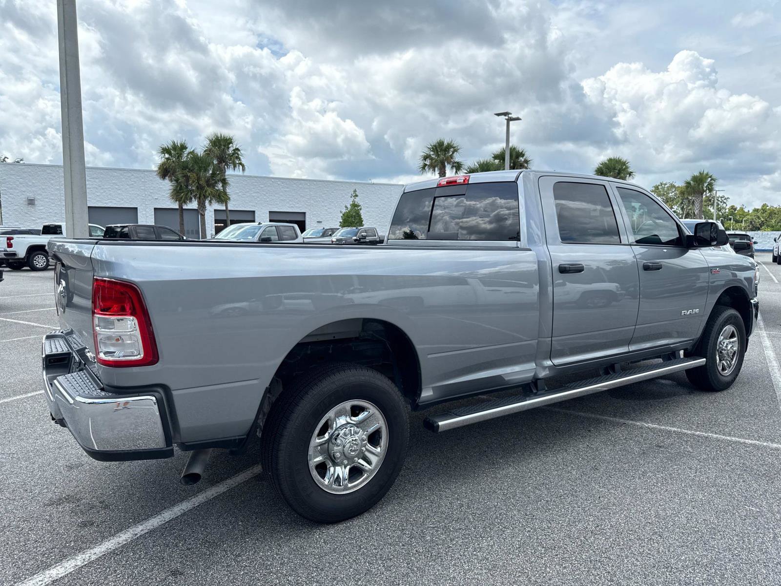 2022 Ram 2500 Tradesman photo 2