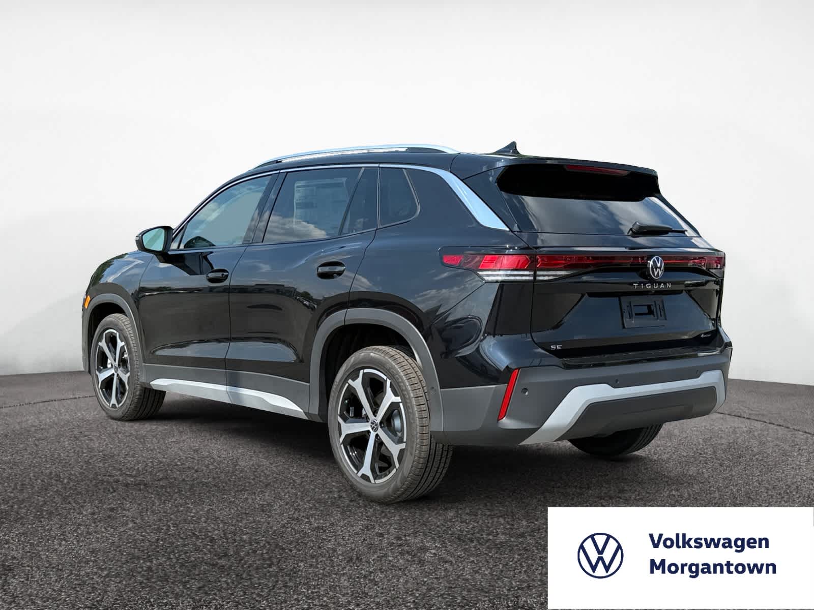 2025 Volkswagen Tiguan SE photo 3